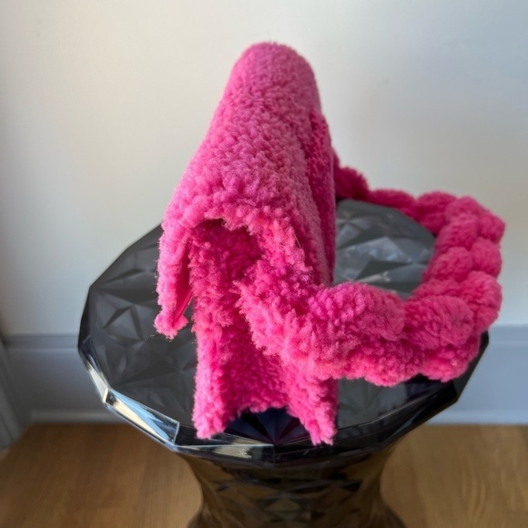 JACQUEMUS Le Bambidou shearling shoulder bag Pink - Picture 9 of 13